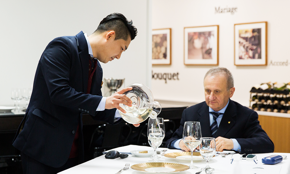 모의시험에서 시연하는 수강생