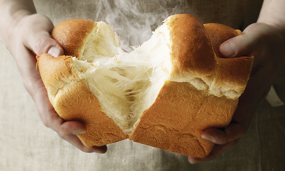 효모의 작용으로 발효된 빵