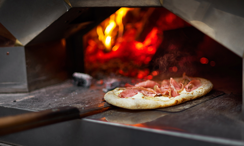 화덕에 굽는 포카챠