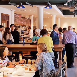 파리바게뜨 렉싱턴에비뉴점을 이용하는 사람들