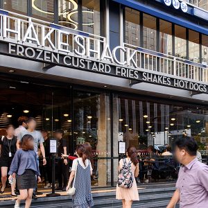 쉐이크쉑 1호점 강남점 매장 쉐이크쉑 1호점 강남점 매장