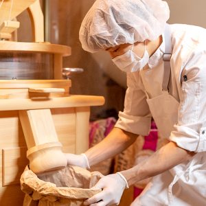 제분하는 고대밀