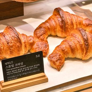 고대밀을 활용한 스톤밀 크라상