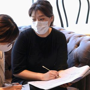 직원들의 회의하는 모습