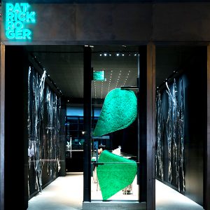 오감을 만족하는 화려한 퍼포먼스