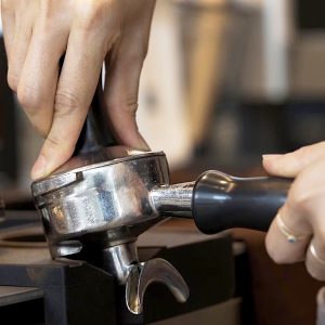 직접 에스프레소를 추출해 먹는 방식