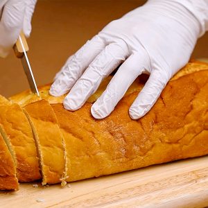 토종효모빵을 일정 간격으로 잘라주세요