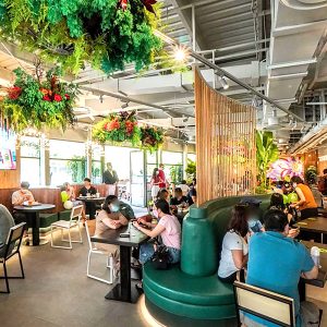 열대 식물로 꾸며진 쉐이크쉑 가든스바이더베이점