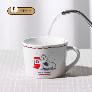 STEP1. 호찌머그에 물을 200ml 부어준다.