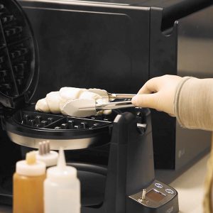 직접 제조하는 모습 직접 제조하는 모습