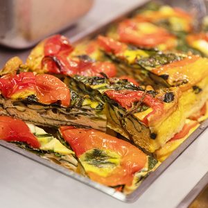 에그치즈 프리타타 스쿱 샐러드