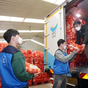 무안 양파를 싣고가는 SPC그룹