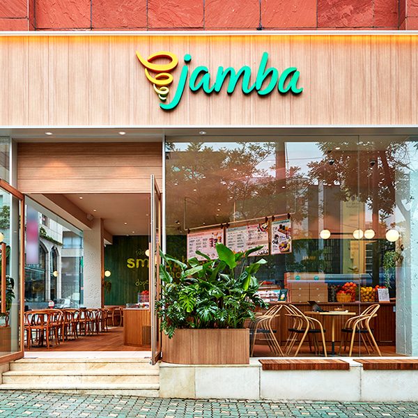 매장 곳곳에 배치한 식물 매장 곳곳에 배치한 식물