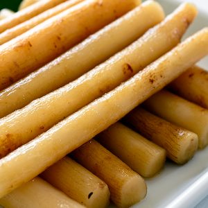 당면 대신 사용하여 칼로리를 낮추는 우엉