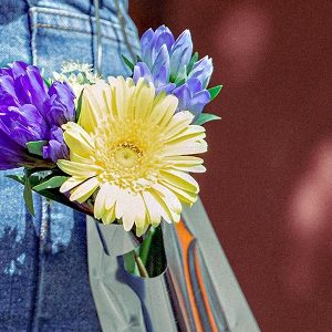 24시간 영업으로 언제나 예쁜 꽃을 만날 수 있는 무인 꽃집 (*출처 : 텁 공식 인스타그램)