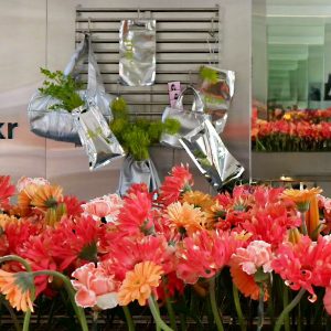 24시간 영업으로 언제나 예쁜 꽃을 만날 수 있는 무인 꽃집 (*출처 : 텁 공식 인스타그램)