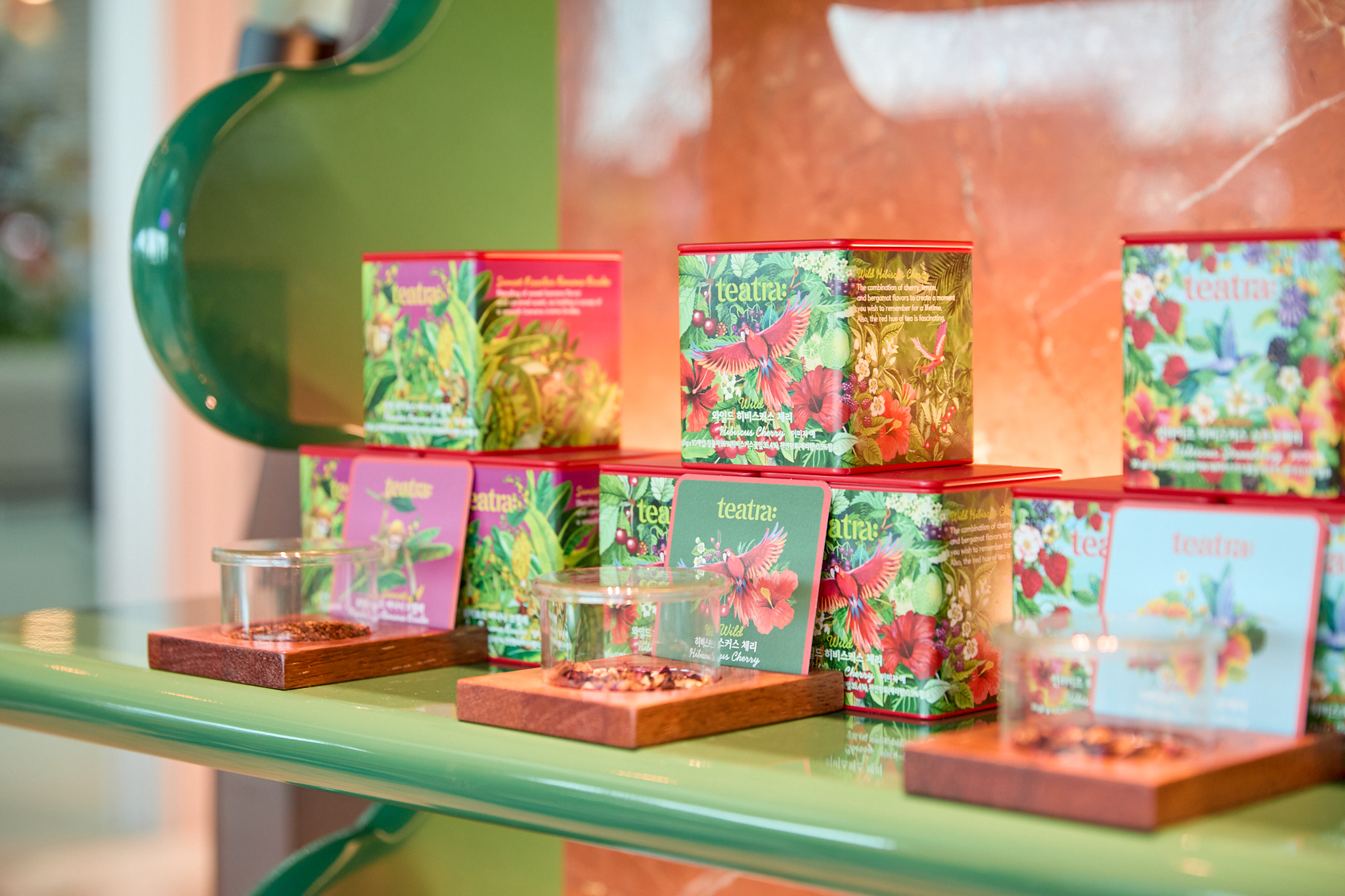 파스쿠찌-센트로인천공항-랜드마크점-매장-티트라-제품-진열대-1