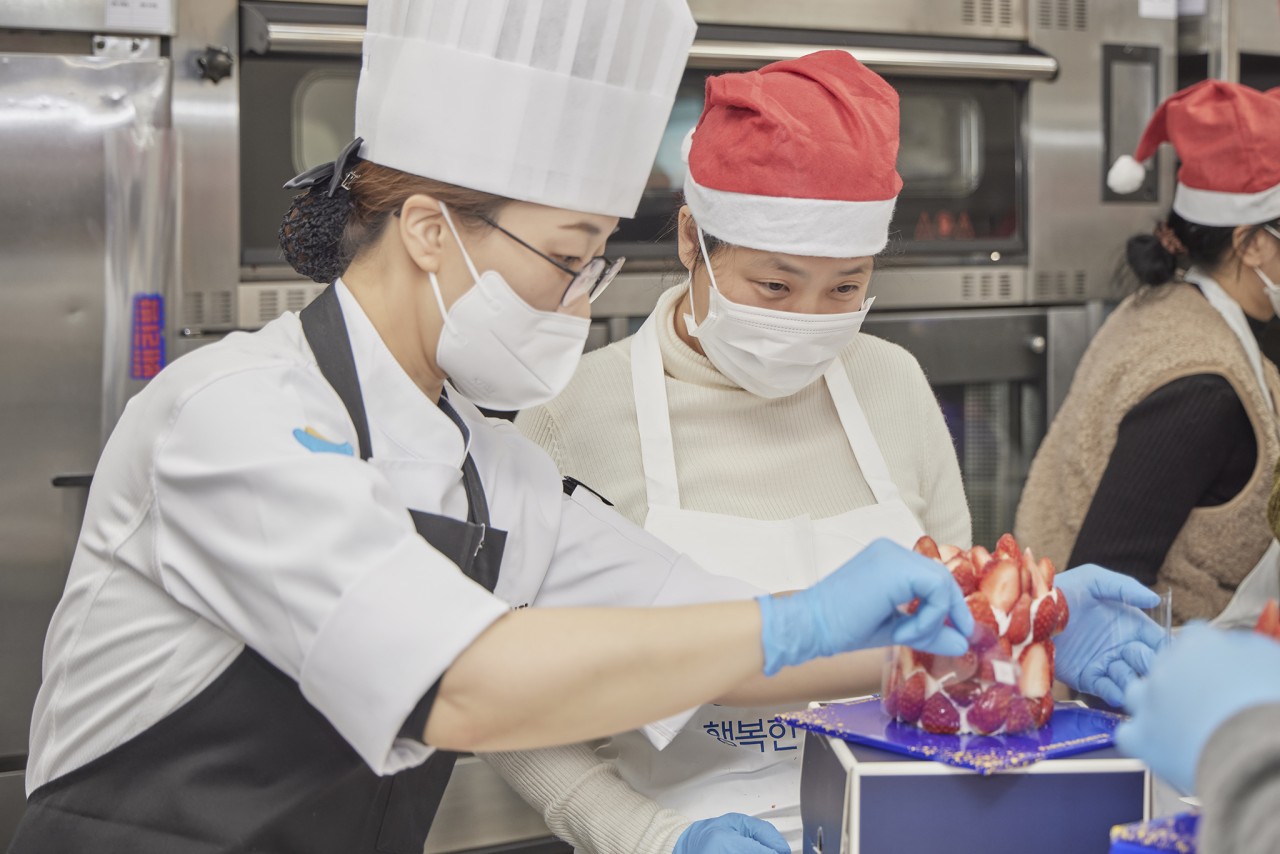 (사진2) SPC그룹, 제과제빵 교육 기부로 장애인의 꿈을 굽다